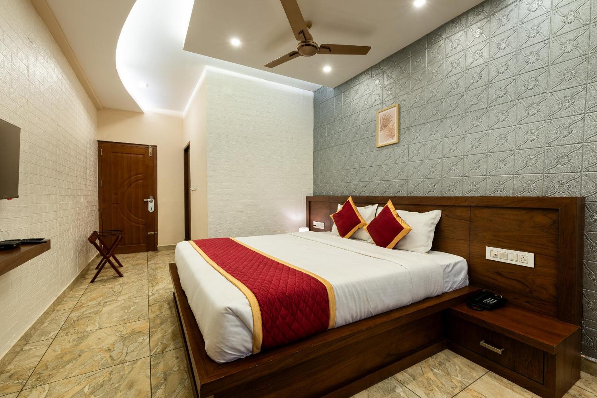 Marza Inn Kalpatta Ngoại thất bức ảnh